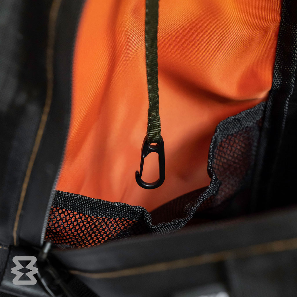 هَندی بَگ اردوخ – رنگ مشکی