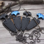 چاقو گردن آویز